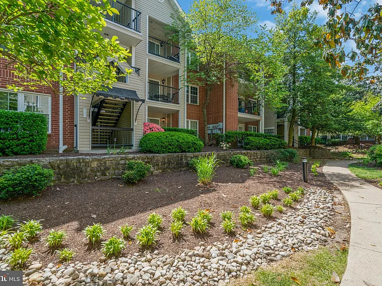 3308 Wyndham Cir #321 — Photo 27