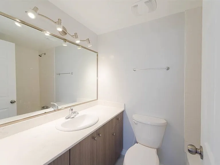 611 Blackford St #212 — Photo 6