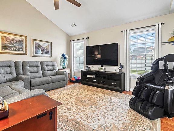 5th image of 608 Stoney Burn Ln.