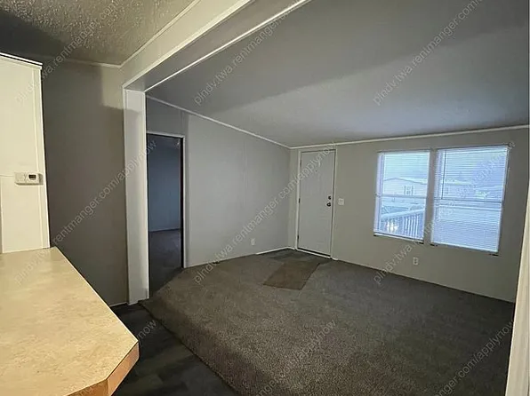 4033 S Meadow Ln, Mount Morris, MI 48458