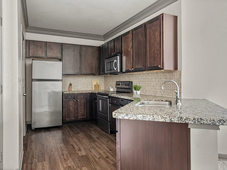 Avenues at Cypress - Kitchen