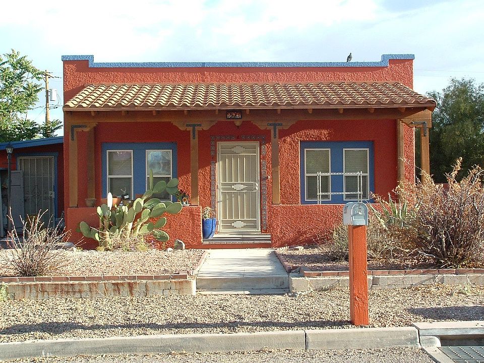 Street view 207 E. Adams, Covered front porch