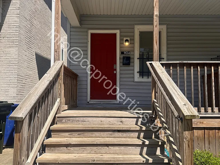904 Oakwood Ave — Photo 4
