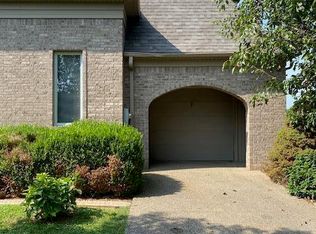 115 Manor Dr APT F, Bardstown, KY 40004