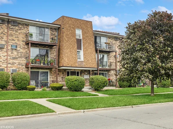 7104 99th St APT 306, Chicago Ridge, IL 60415