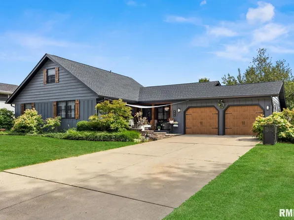 605 Saint Mary St, Roanoke, IL 61561