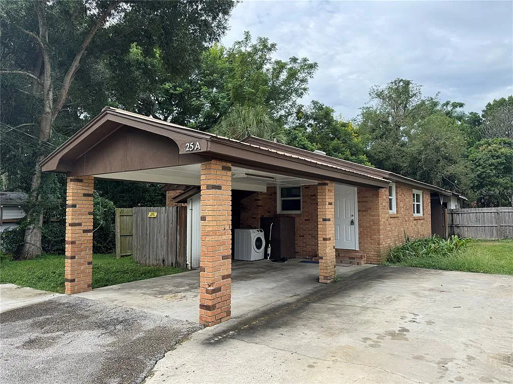1 bed, 1.0 bath, 831 sqft, $1,100 — Photo 2