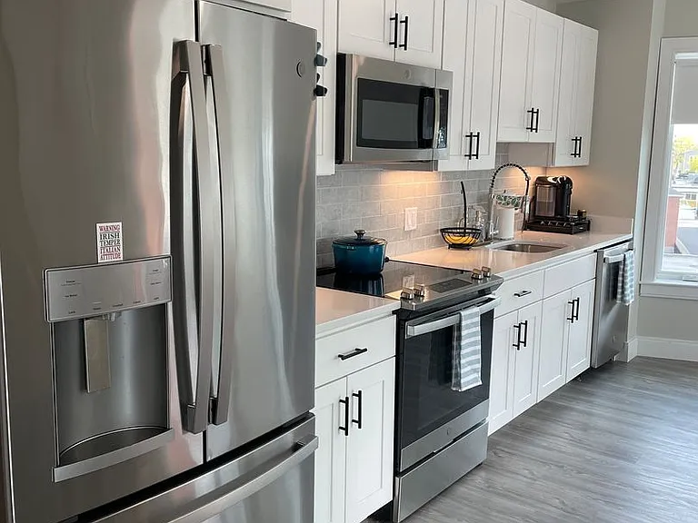 203 Old Colony Ave #402 — Photo 3