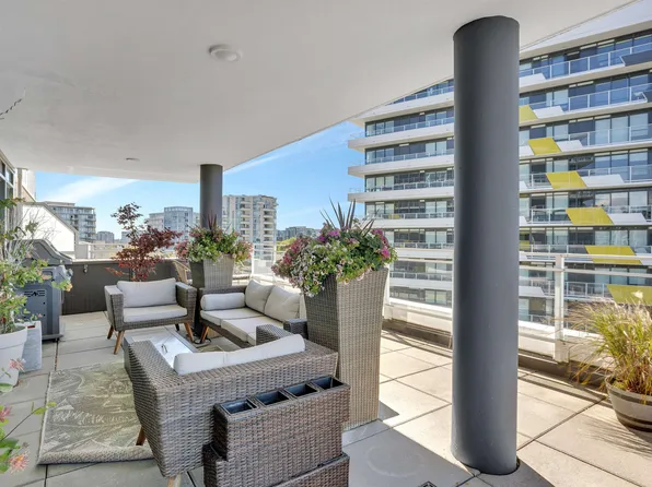 5766 Gilbert Rd #1102, Richmond, BC V7C 0B3