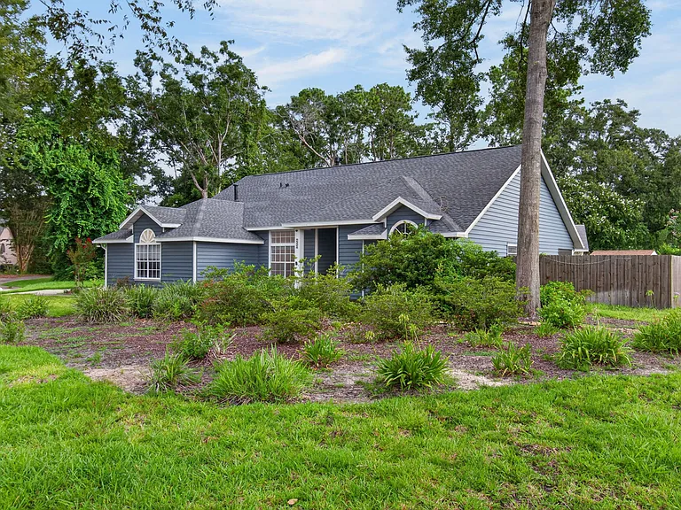 2324 NW 40th Pl — Photo 53
