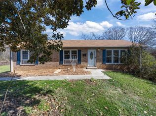 304 Eastway Ln, Graham, NC 27253