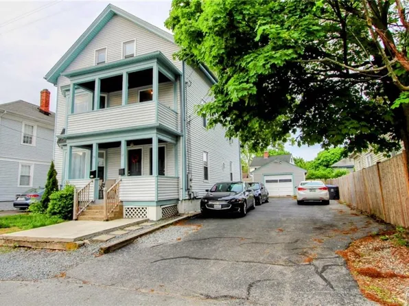 17-19 Washburn Ave E, Rumford, RI 02916