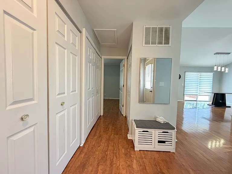 1900 Stanford Dr — Photo 2