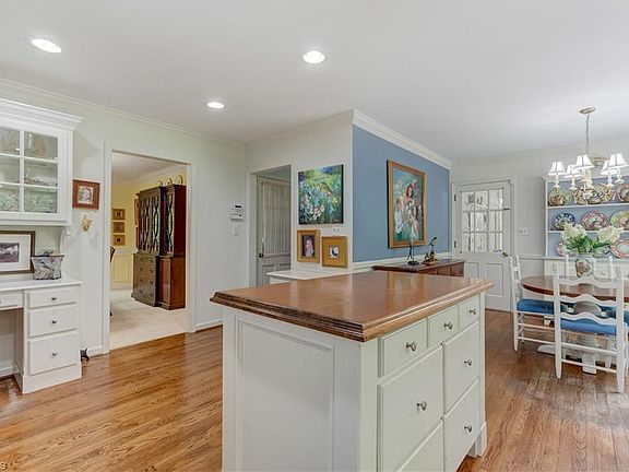 5th image of 1118 Kensington Dr