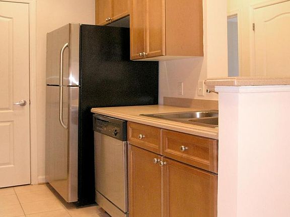 5th image of 205 Meeting House Station Sq APT 201