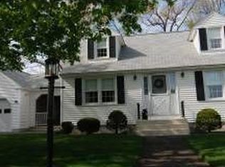 73 Woodside Ave, Leominster, MA 01453