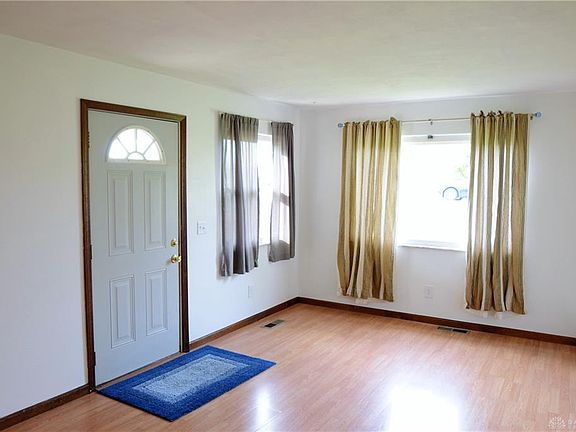 4th image of 153 Loretta Dr