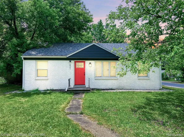 1821 Nazareth Rd, Kalamazoo, MI 49048