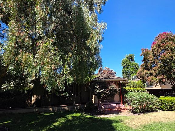 4th image of 2303 Moreing Rd