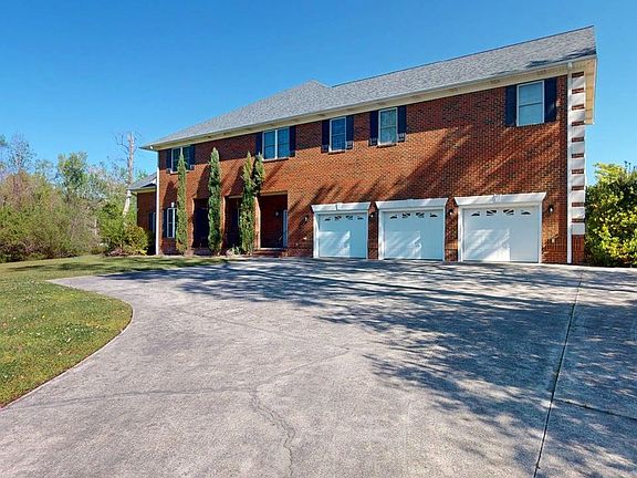 4th image of 103 Grey Barn Rd