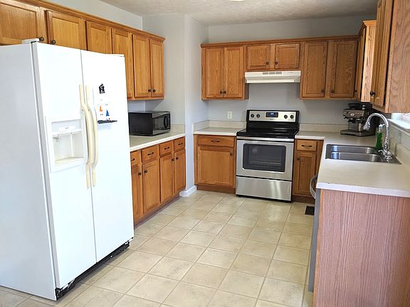 4th image of 2114 Eastview Dr