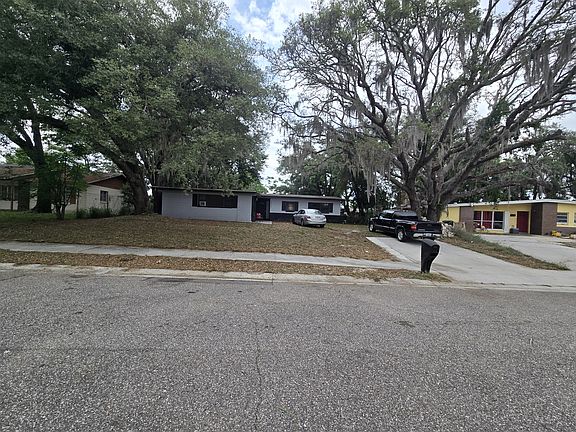 4th image of 5837 Perrine Dr