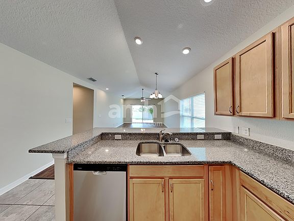 3rd image of 473 Kestrel Dr