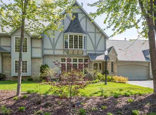 2114 Sunrise Dr #B, Appleton, WI 54914