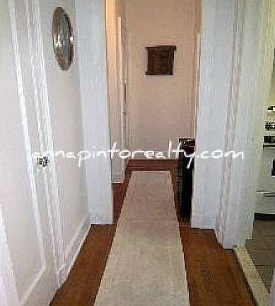 LARGE FOYER