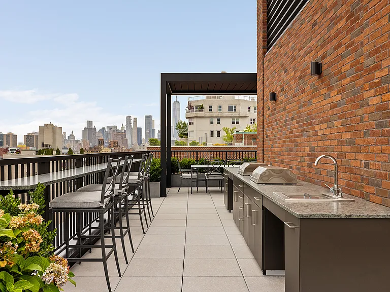 525 6th Ave #2E — Photo 12