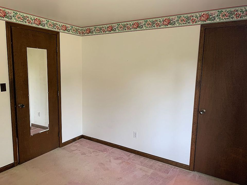 Front bedroom 