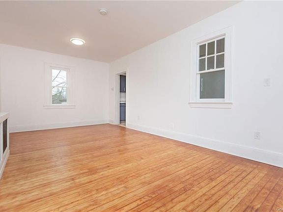 5th image of 167 Brook St Floor 1