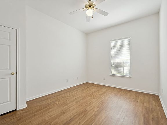 5th image of 411 West Rd #4635092