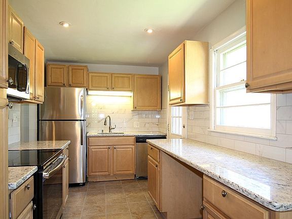 5th image of 1314 Nina Ct