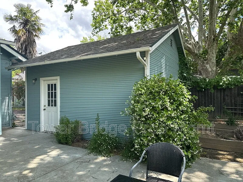 2 bed, 1.0 bath, 1051 sqft, $2,625 — Photo 4