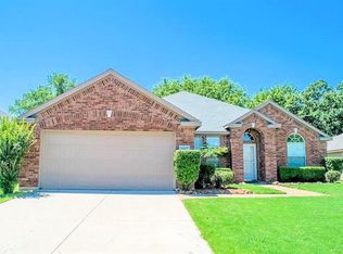 1584 Meadowview Dr, Corinth, TX 76210