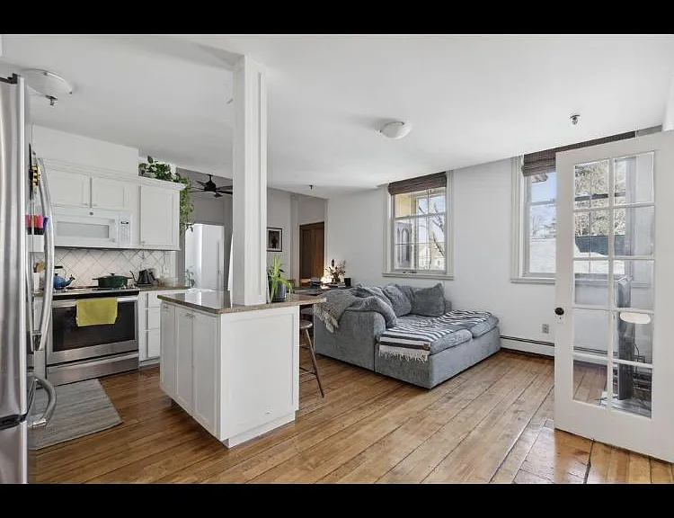 55 Pitt St #4 — Photo 1