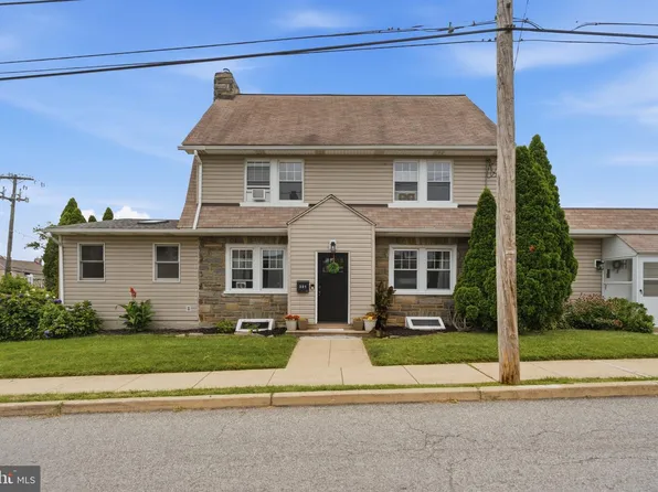 301 Manoa Rd, Havertown, PA 19083