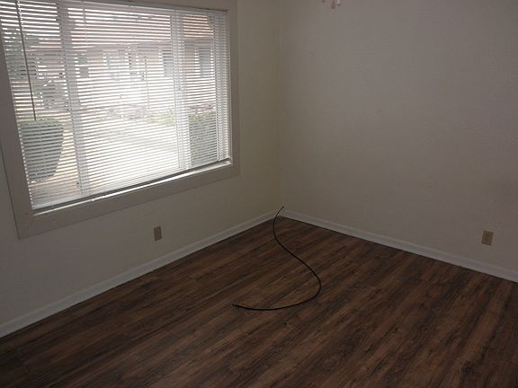 4th image of 1481 Hines St SE