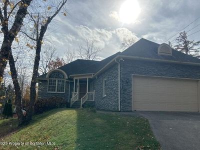 101 Deacons Grn, Clarks Green, PA, 18411