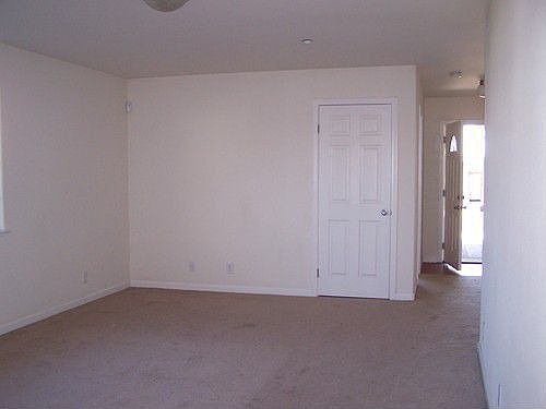 4th image of 11521 Preston St