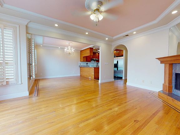 2nd image of 1261-1263 45th Ave