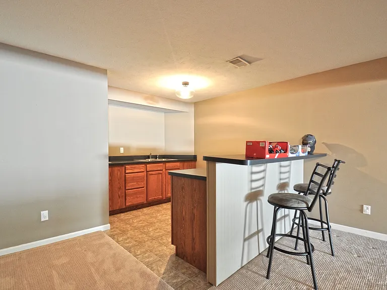 6021 Cottage Cir — Photo 29