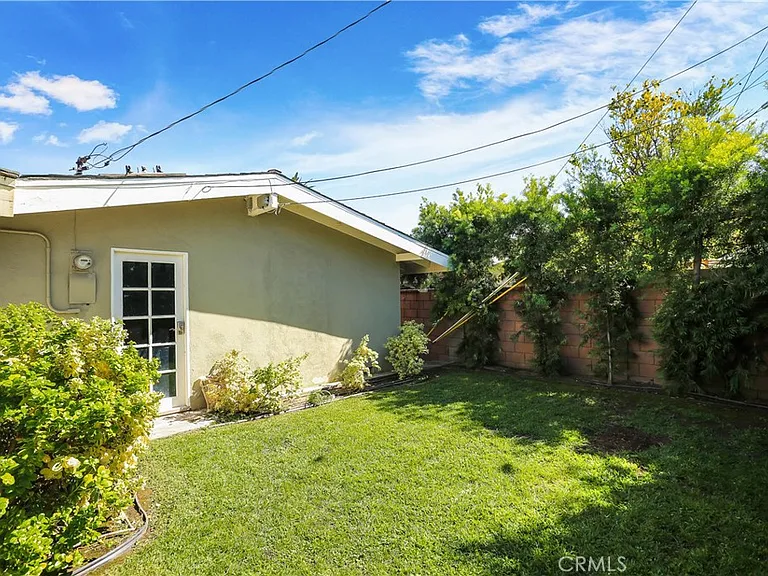 526 N Emerald Dr — Photo 31