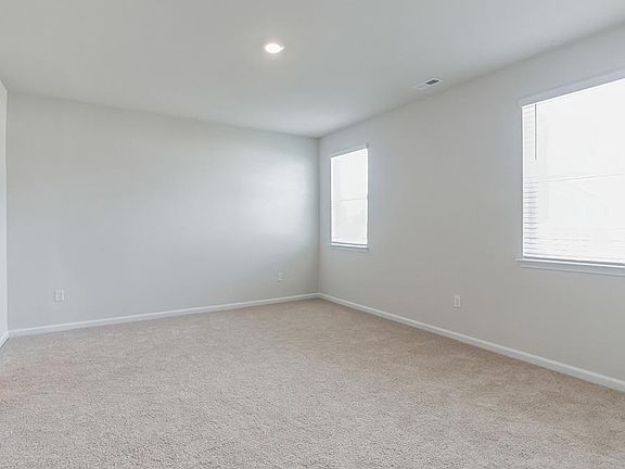 4th image of 113 Elderberry Way