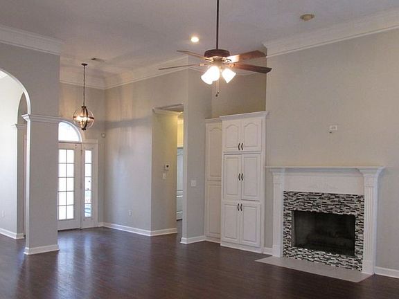 5th image of 201 Apple Blossom Cir