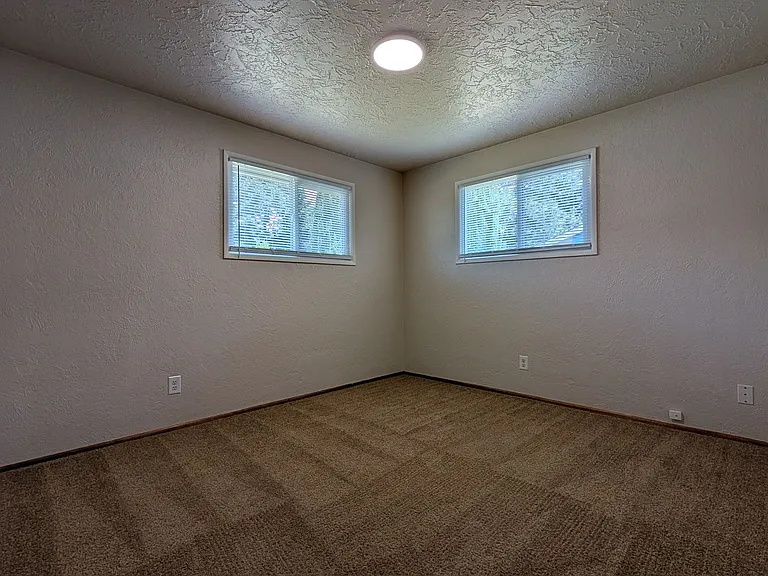 98 Stults Ave — Photo 18