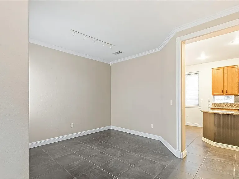 1809 Snow Spring Ln — Photo 23