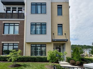 1402 Ribbon Limestone Ter SE, Leesburg, VA