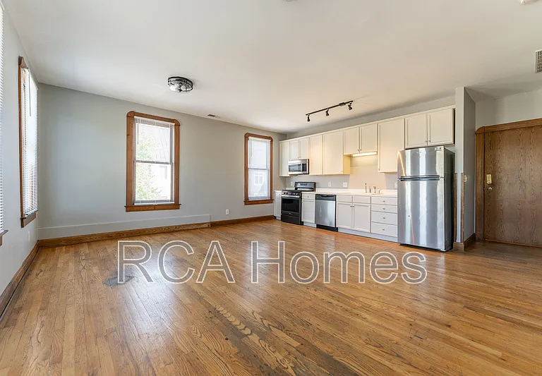 243 E 11th St #3 — Photo 5